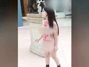 Maria Sofia protesta nuda ai Musei Capitolini