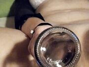 Fidanzata si masturba con la bottiglia