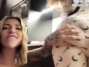 Tami seduce Bea al ristorante