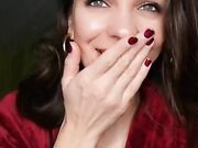 Mi masturbo con l'amante e dico tante porcate