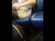 Sexy studentessa in mini e collant in treno