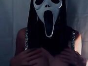 Martina Vismara esce le tettone ad Halloween