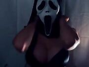 Martina Vismara esce le tettone ad Halloween