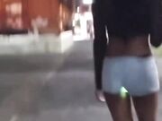 Una volta andavano di moda i led sotto la macchina...