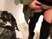 Facendo la porca nel carino del centro commerciale