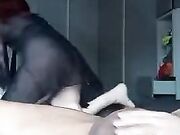 Pompino e footjob rossa italiana in live
