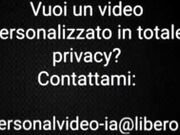 Creo video baci lesbo personalizzati con l'IA
