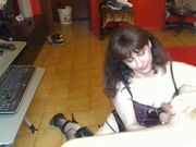 Bocchino transex torinese con sborrata sulle tette