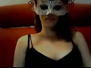 Ragazza sicula con mascherina e belle tette in webcam
