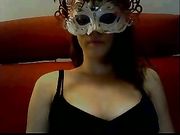 Ragazza sicula con mascherina e belle tette in webcam