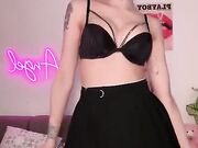 Strip onlyfanser italiana tatuata