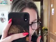 Selfie tette studentessa italiana