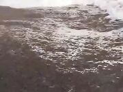 Scopata in spiaggia al mare e sborrata sulle tette