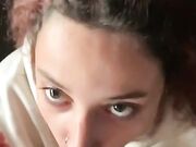 Che bella sborrata in faccia la bambolina