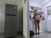 Moglie italiana esibizionista in casa
