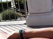 In mostra sul balcone dell'hotel
