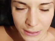 Non ti faccio pena?Il viso bello pulito e tu lo sborri