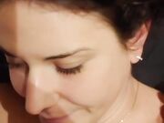Non ti faccio pena?Il viso bello pulito e tu lo sborri