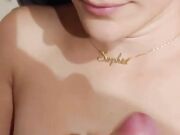 Non ti faccio pena?Il viso bello pulito e tu lo sborri