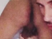 Italiano con Ladyboy asiatico grn leccata di culo