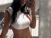 8bene le tette esplodono
