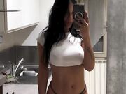 8bene le tette esplodono