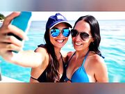 Creo baci lesbo personalizzati con l'I.A.
