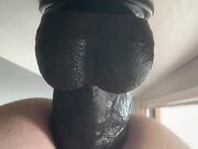 Giocando con big dildo