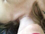 Milfona tettona eccitata