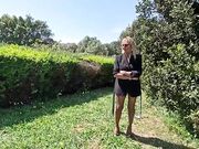 Pranzo e passeggiata moglie tettona esibizionista