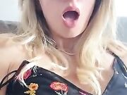 Lo voglio in gola sfondatemela ragazzi voglio la sborra