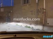 Passaggio a bella fica con scopaon a in auto