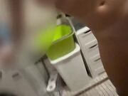 La faccio godere in bagno a pecora sulla lavatrice