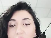 Morettina italiana mostra le tette