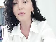Morettina italiana mostra le tette