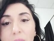 Morettina italiana mostra le tette