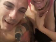 Non te la meriti tu che te la fai con altre pischelle