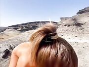 Pompino e scopata in spiaggia coppia nudista