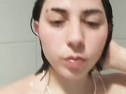 Finisco la doccia e mi masturbo
