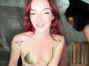 Guarda come gode questo porco a mettertelo dentro