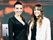 Sarah Toscano e Rebecca Staffelli bacio con l'I.A.
