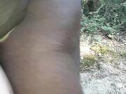 Mia moglie e il senegalese in pineta al mare.