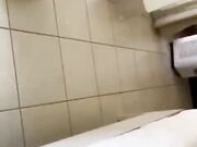 Riprendi che la scopo e poi le mettiamo il guinzaglio