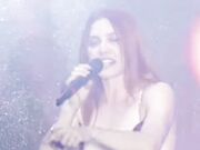 Noemi ops capezzolino in concerto