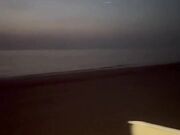 Pompino in spiaggia al tramonto
