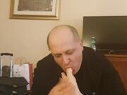 Lecca I piedi ! Bastardo! Pulisci !