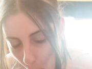 Bocchino sul letto fidanzata morettina