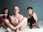 Trio italiano con due amiche molto porcelle FFM