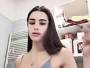Ragazza italiana live Bigo in intimo