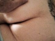 Ripresa di nascosto mentre dormiva ubriaca
